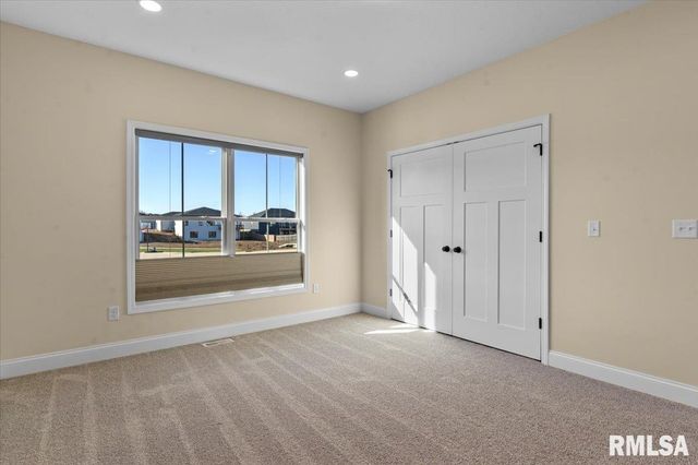 55 Firefly Court, Chatham, IL 62629