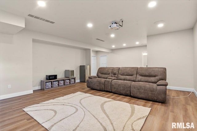 55 Firefly Court, Chatham, IL 62629