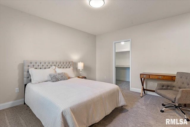 55 Firefly Court, Chatham, IL 62629