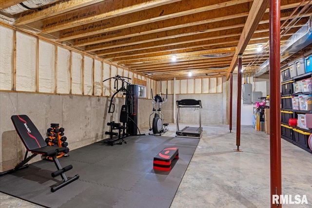 55 Firefly Court, Chatham, IL 62629