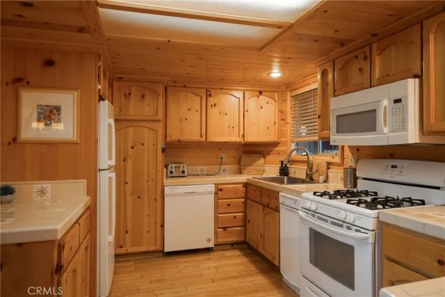 41714 Switzerland, Big Bear Lake, CA 92315