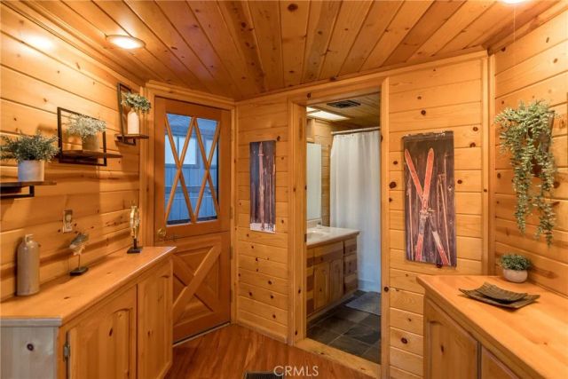 41714 Switzerland, Big Bear Lake, CA 92315