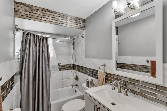 108 Rush Avenue, New Eagle, PA 15067