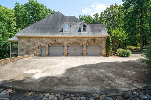 141 Wellsprings Court, Pfafftown, NC 27040