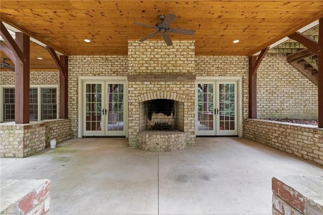 141 Wellsprings Court, Pfafftown, NC 27040