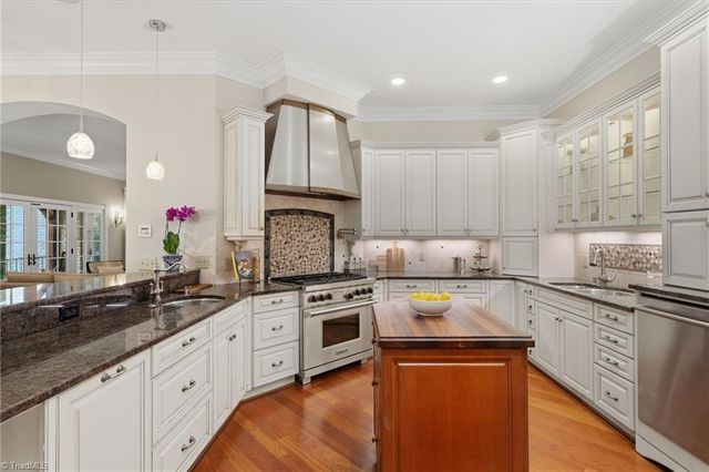 141 Wellsprings Court, Pfafftown, NC 27040