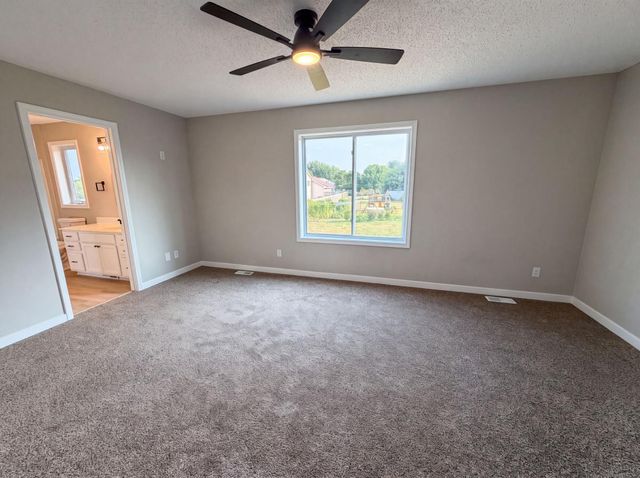 2197 11th Avenue SE, Cambridge, MN 55008
