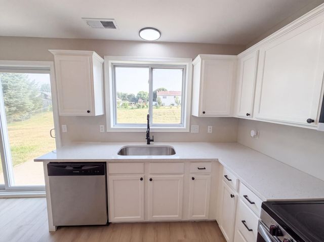 2197 11th Avenue SE, Cambridge, MN 55008