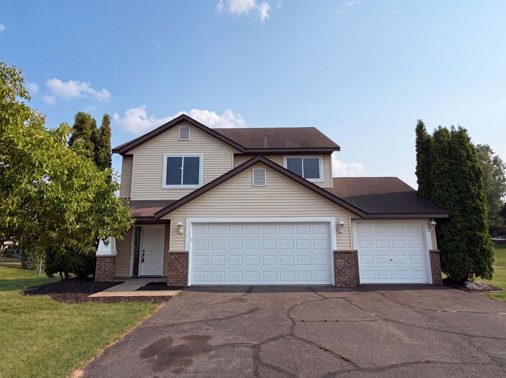 2197 11th Avenue SE, Cambridge, MN 55008