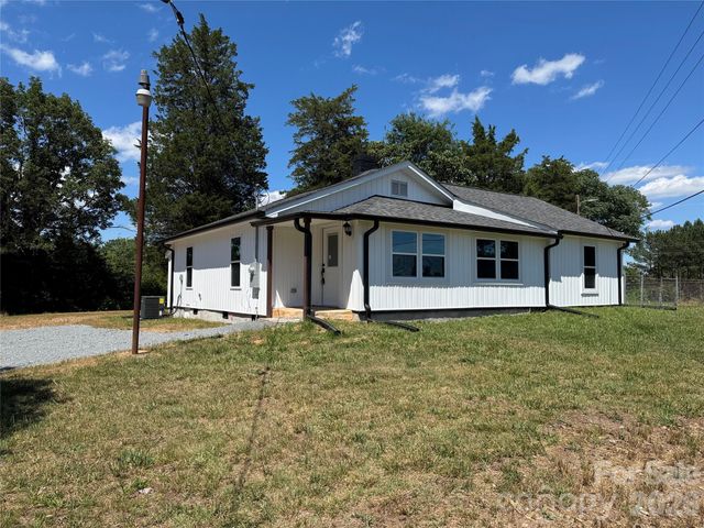 3812 Cliffside Road, Mooresboro, NC 28114