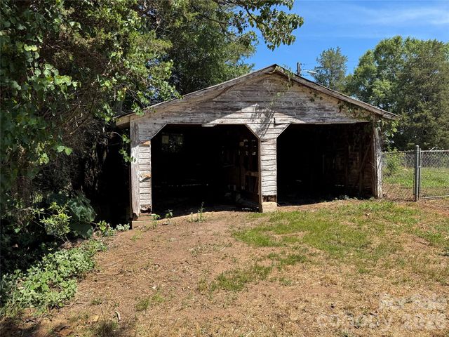 3812 Cliffside Road, Mooresboro, NC 28114