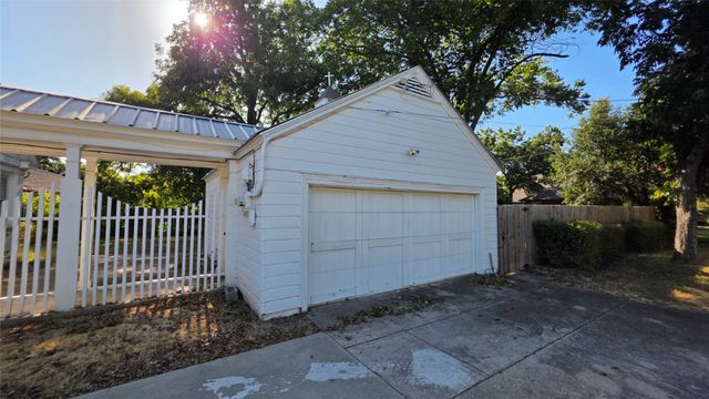 3741 Hilltop Road, Fort Worth, TX 76109