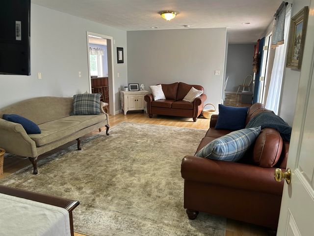 5 Pebble Court, Merrimack, NH 03054