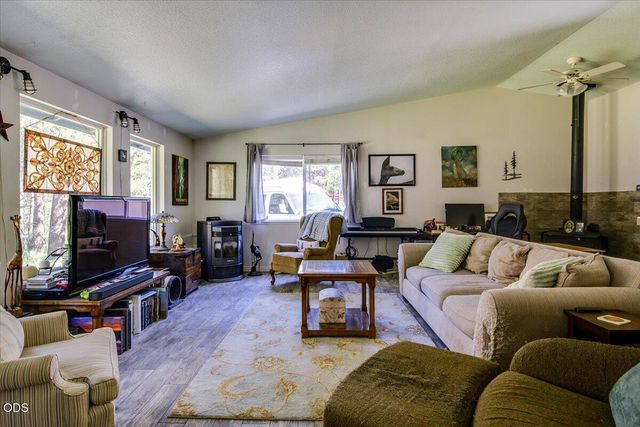 16801 Gross Drive, Bend, OR 97707
