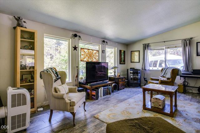 16801 Gross Drive, Bend, OR 97707