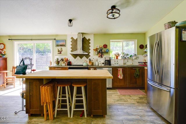 16801 Gross Drive, Bend, OR 97707