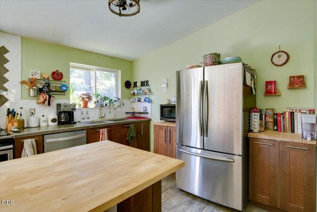 16801 Gross Drive, Bend, OR 97707