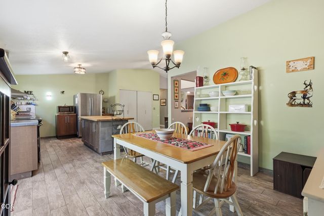 16801 Gross Drive, Bend, OR 97707