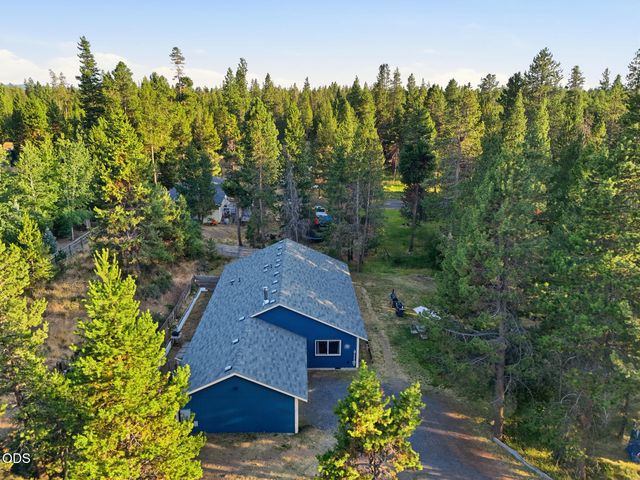 16801 Gross Drive, Bend, OR 97707