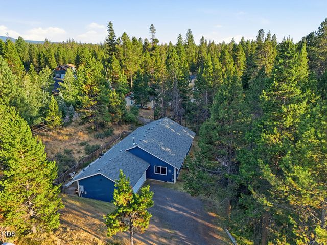 16801 Gross Drive, Bend, OR 97707