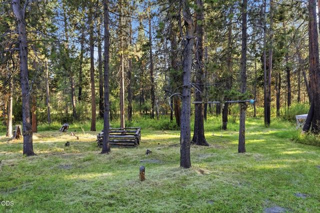 16801 Gross Drive, Bend, OR 97707