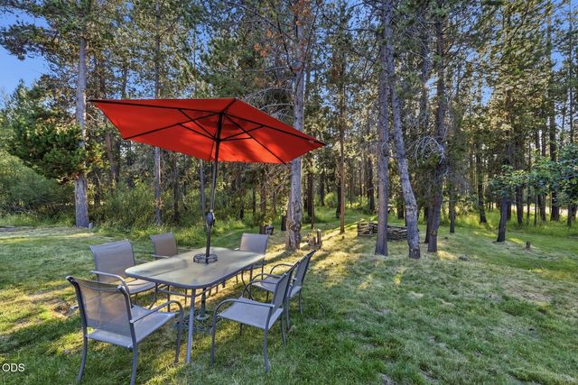 16801 Gross Drive, Bend, OR 97707