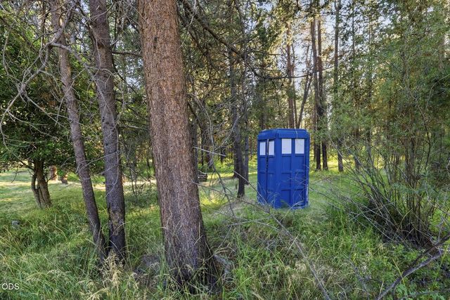 16801 Gross Drive, Bend, OR 97707