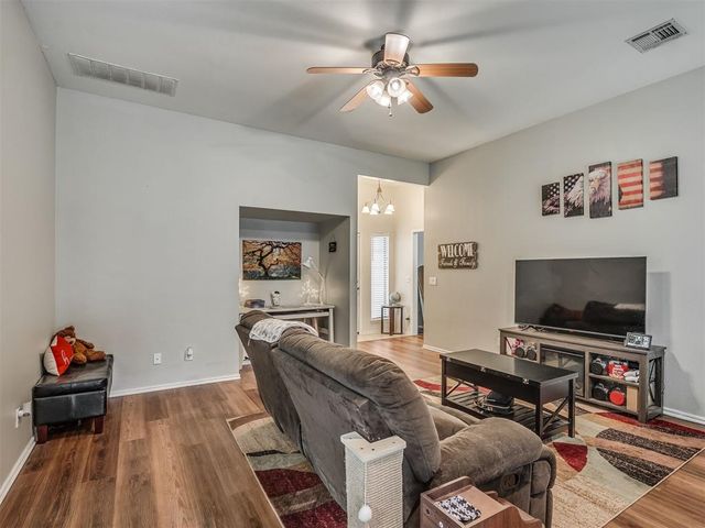 410 Harvest Hills, Harrah, OK 73045