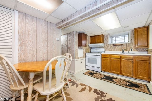 46 Frances St, Clifton City, NJ 07014