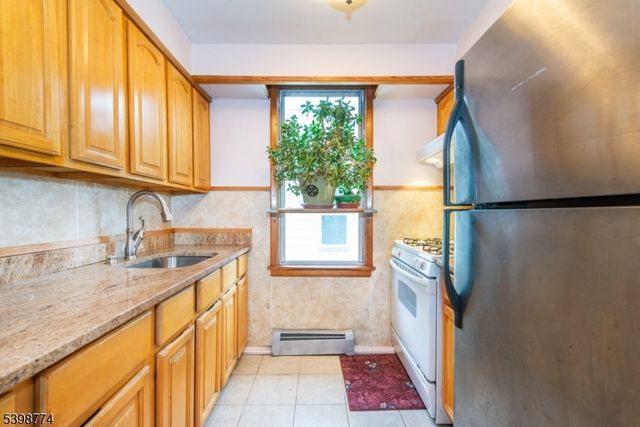 46 Frances St, Clifton City, NJ 07014