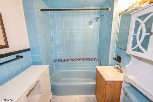 46 Frances St, Clifton City, NJ 07014