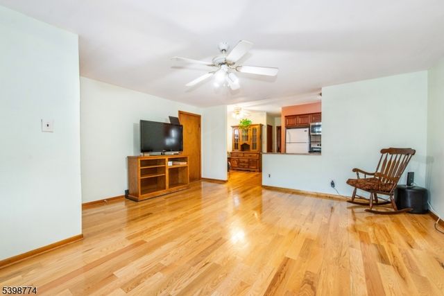 46 Frances St, Clifton City, NJ 07014