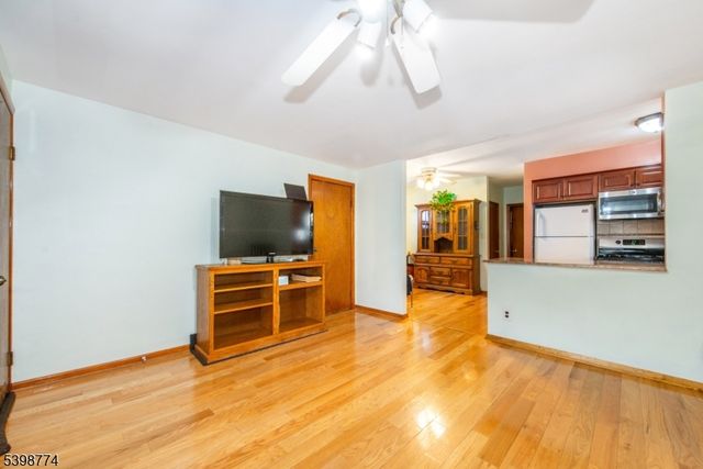 46 Frances St, Clifton City, NJ 07014