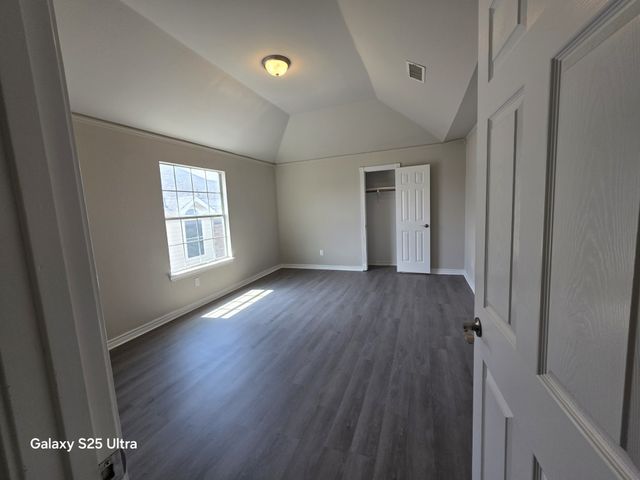 417 Silver Creek Drive, Desoto, TX 75115