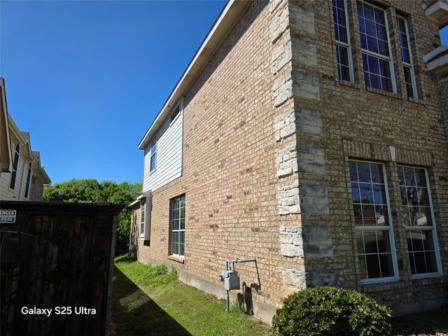 417 Silver Creek Drive, Desoto, TX 75115