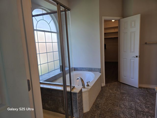 417 Silver Creek Drive, Desoto, TX 75115