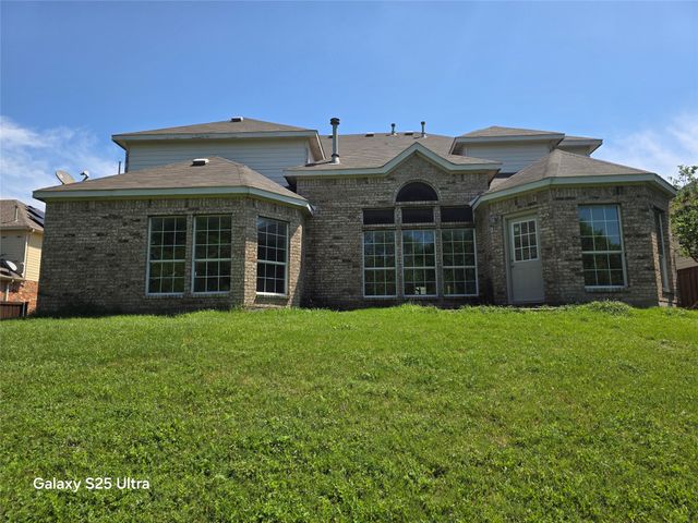 417 Silver Creek Drive, Desoto, TX 75115