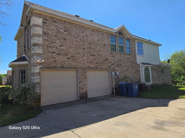 417 Silver Creek Drive, Desoto, TX 75115