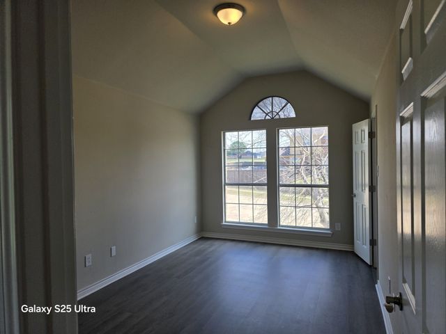 417 Silver Creek Drive, Desoto, TX 75115