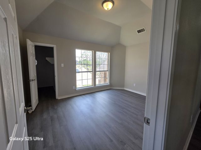 417 Silver Creek Drive, Desoto, TX 75115