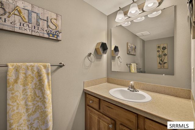 4224 Forest Glen Drive, Ammon, ID 83406