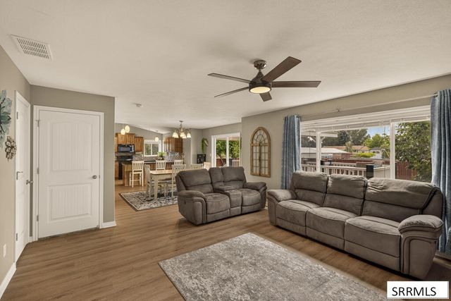 4224 Forest Glen Drive, Ammon, ID 83406