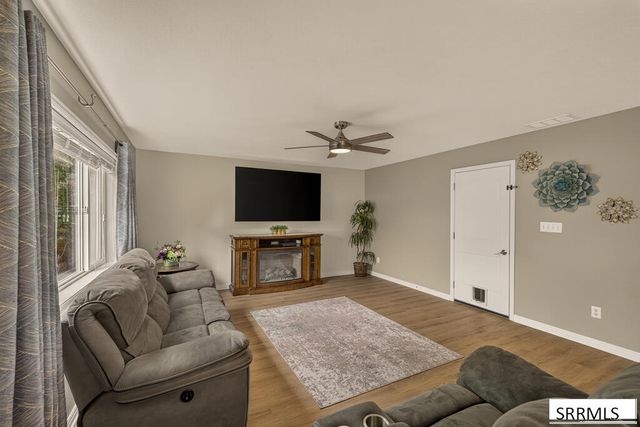 4224 Forest Glen Drive, Ammon, ID 83406