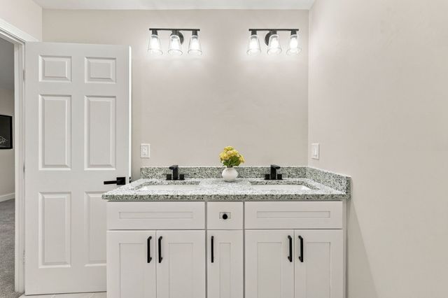 41 Homeward Avenue D, Uxbridge, MA 01569