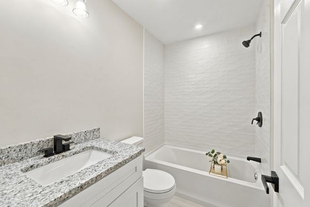 41 Homeward Avenue D, Uxbridge, MA 01569