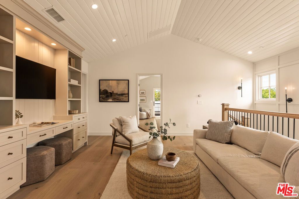 Image 18 of property listing at 8363 Stewart Avenue, Los Angeles, CA 90045