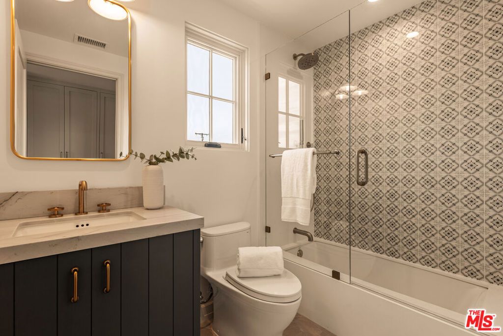 Image 29 of property listing at 8363 Stewart Avenue, Los Angeles, CA 90045