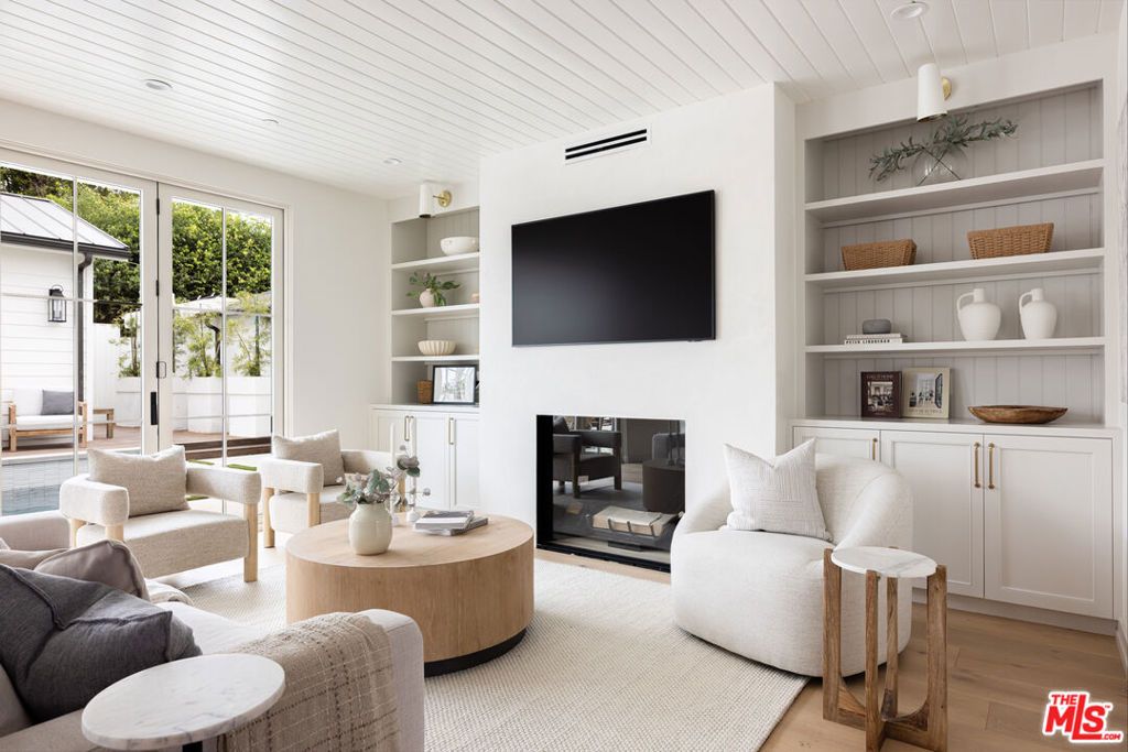 Image 5 of property listing at 8363 Stewart Avenue, Los Angeles, CA 90045