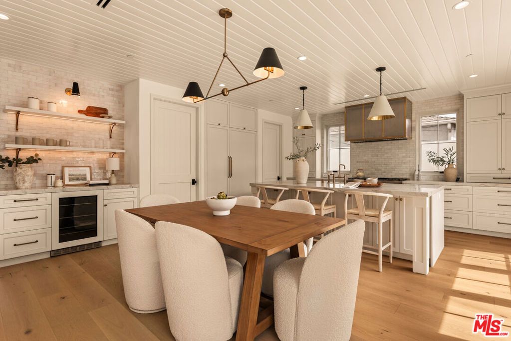 Image 7 of property listing at 8363 Stewart Avenue, Los Angeles, CA 90045