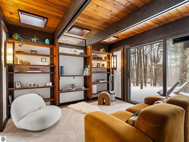 2991 Ishpeming Trail, Traverse City, MI 49686